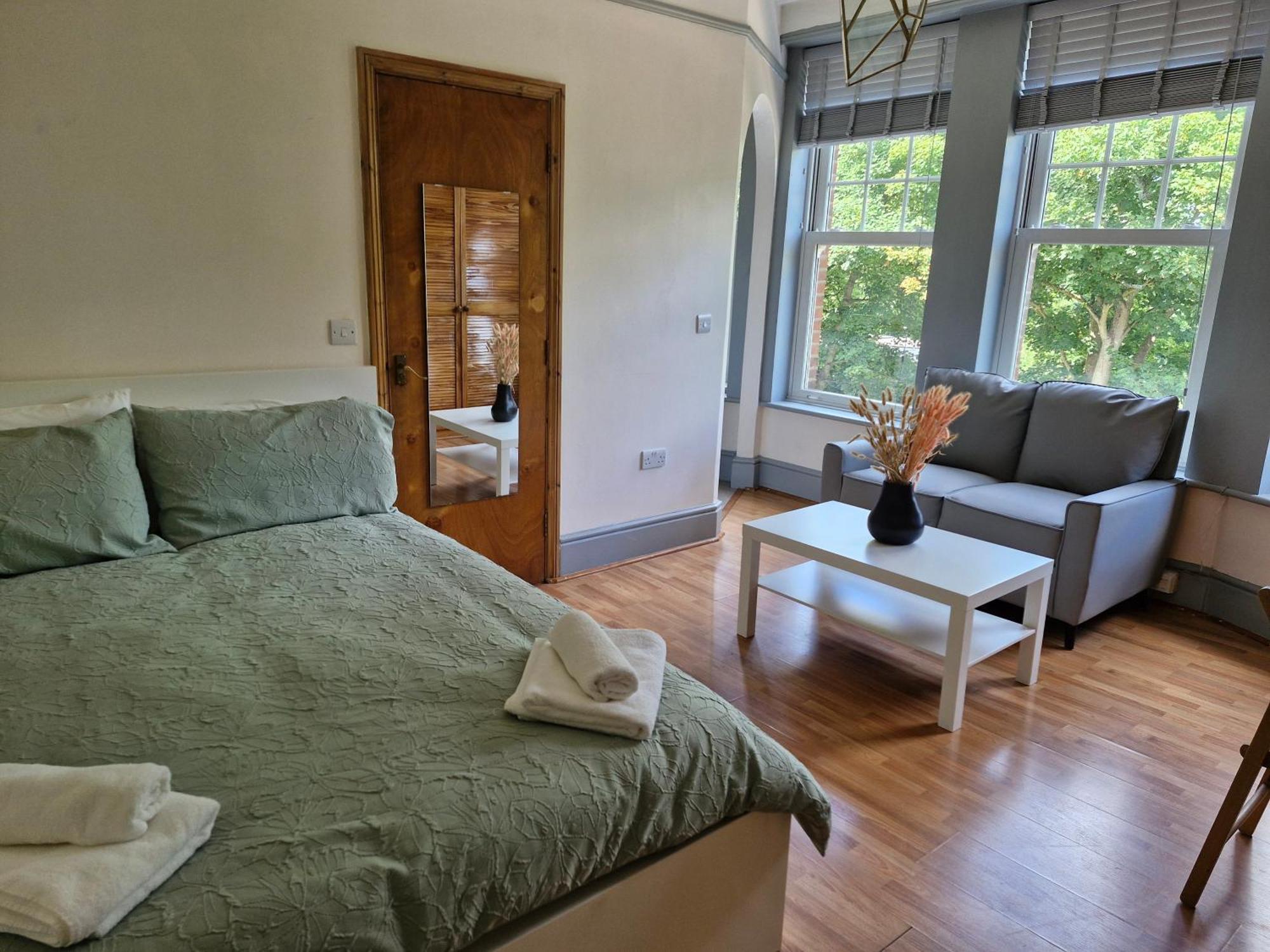 Bright Studio Apartment In A Perfect Location London Bagian luar foto